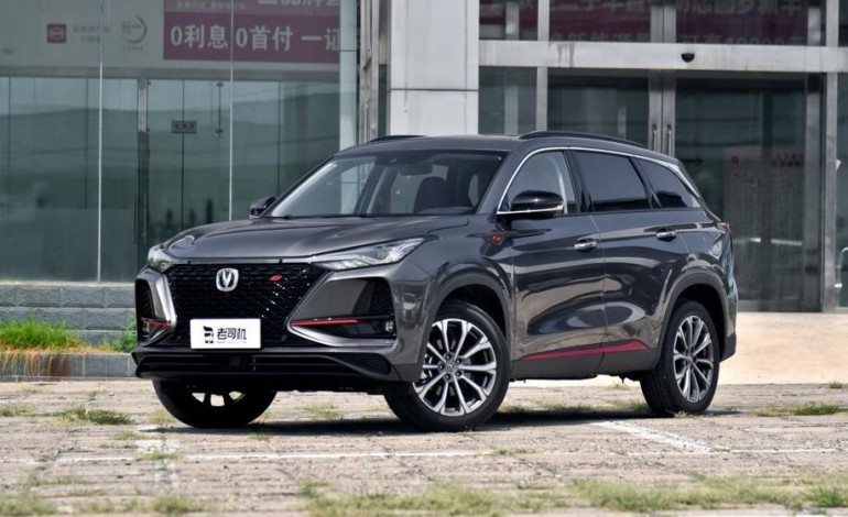 隨扁平化設(shè)計(jì)盛行，長(zhǎng)安也更新品牌logo